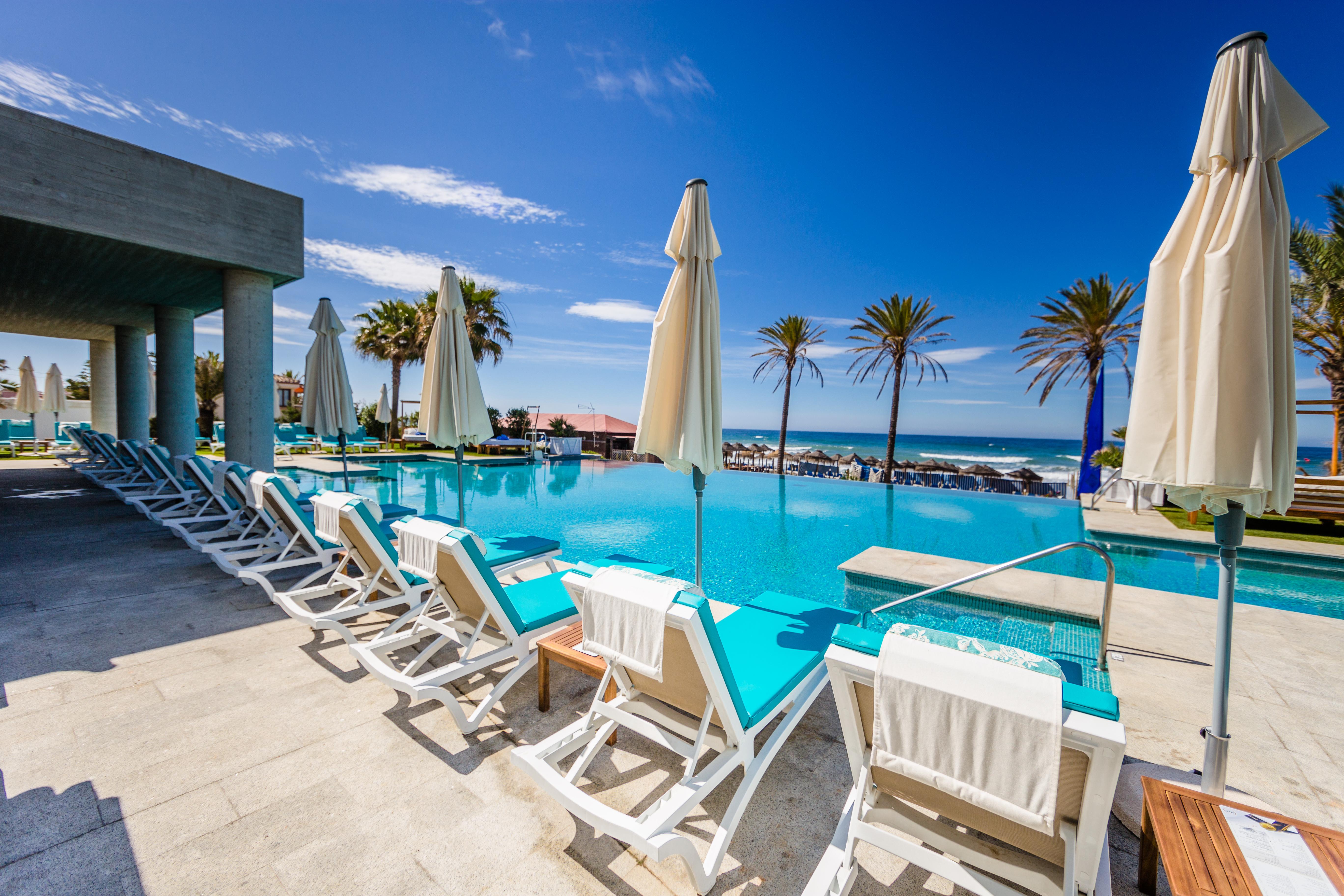 Vincci Seleccion Estrella Del Mar Ξενοδοχείο Μαρμπέλλα Εξωτερικό φωτογραφία The swimming pool at the hotel